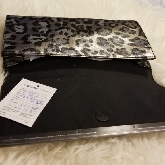 Banana Republic Cheetah Silver Bar Clutch  New - Picture 5 of 5